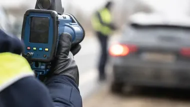Szczecińska drogówka zatrzymała kierowcę. Jechał o 63 km/h za szybko